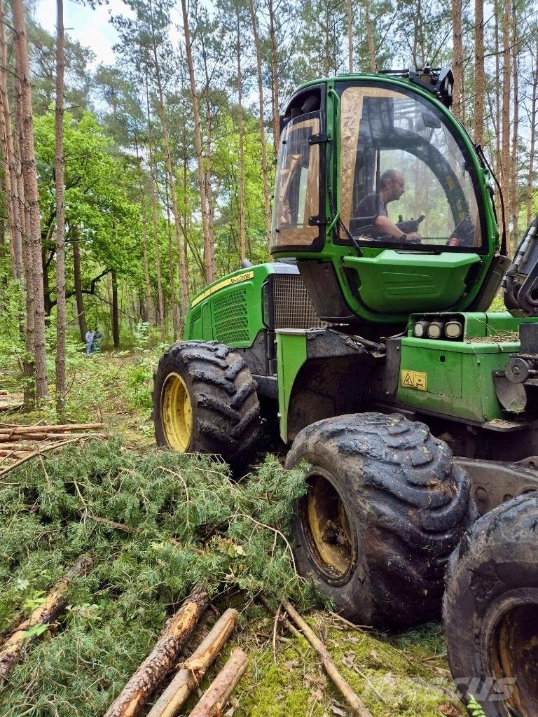 John Deere 1170 E Biçerdöverler