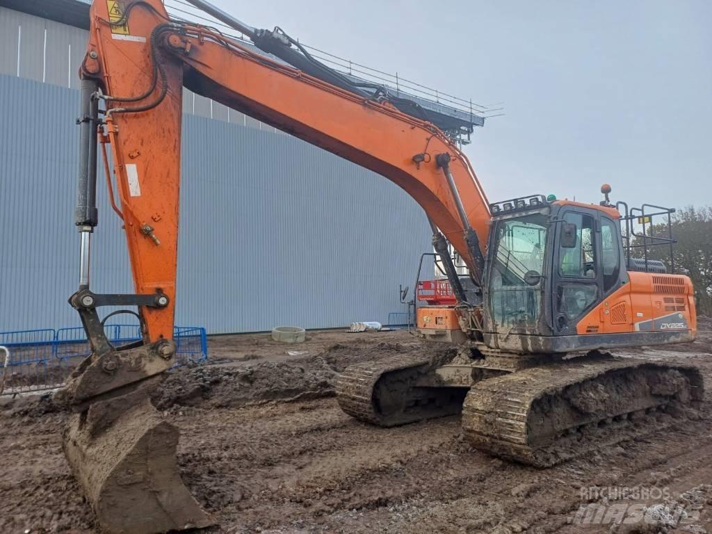 Doosan DX 225 LC-5 Paletli ekskavatörler