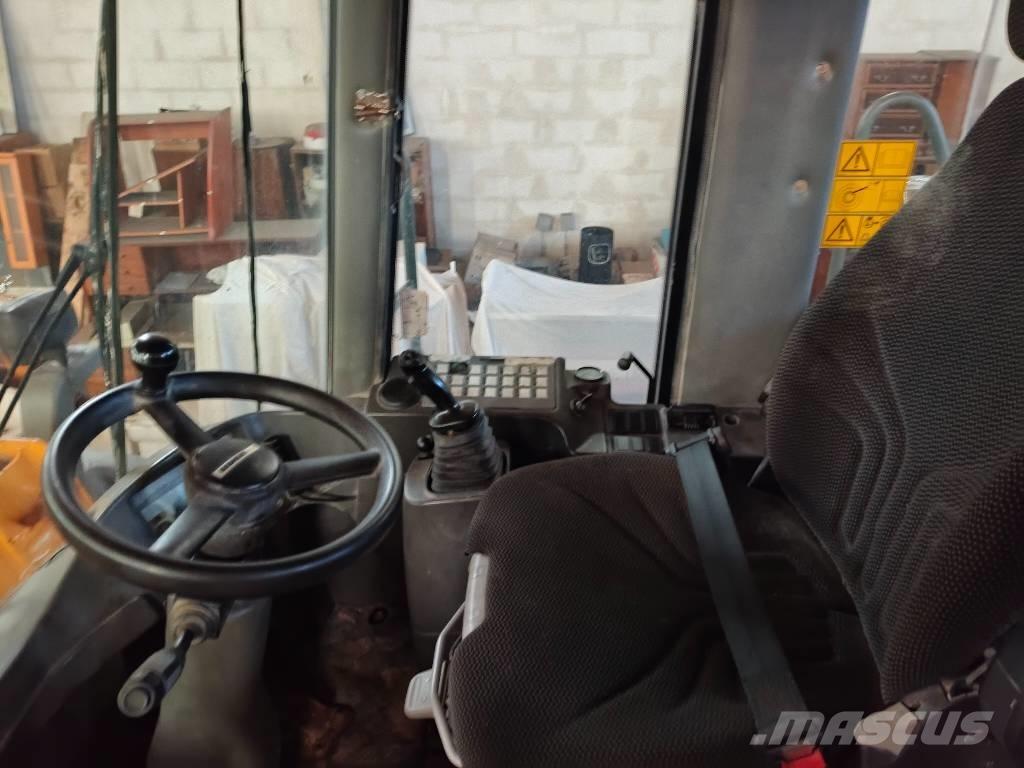 Liebherr 544 Tekerlekli yükleyiciler
