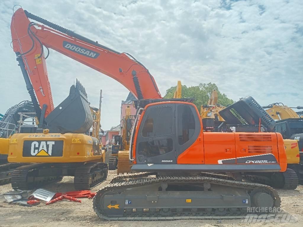 Doosan DX 225LC-9C Paletli ekskavatörler