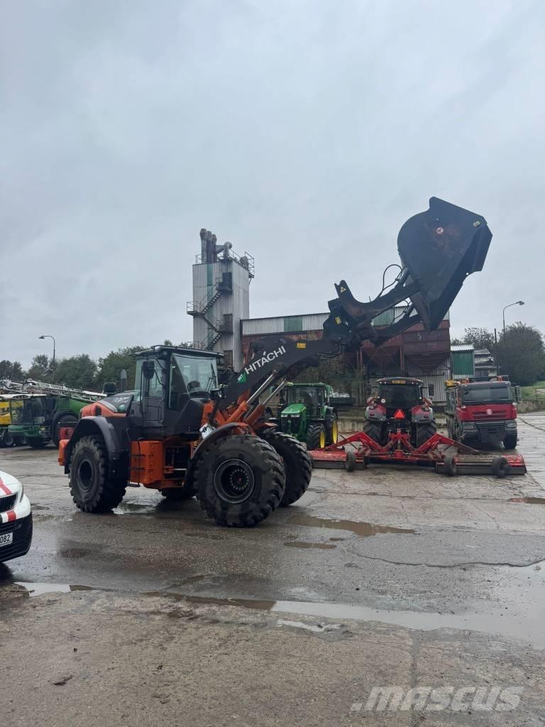 Hitachi ZW220 Tekerlekli yükleyiciler