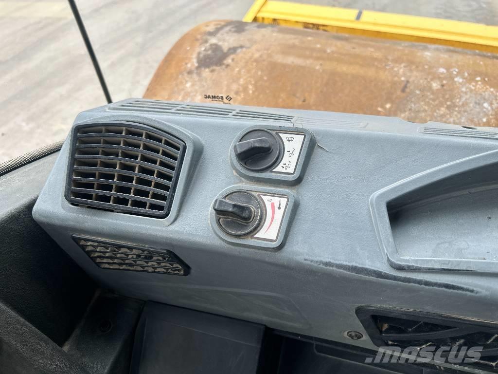 Bomag BW213D-5 Tek tamburlu silindirler