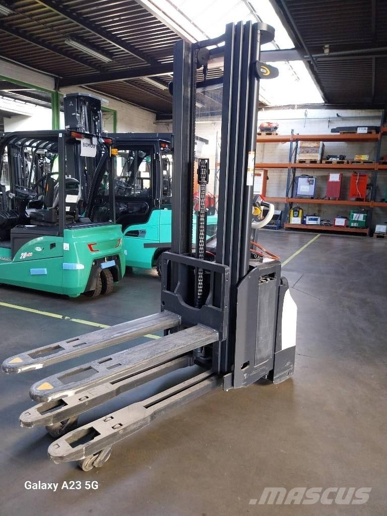 Crown ESi40001.6TT Yaya kumandali istif makinasi