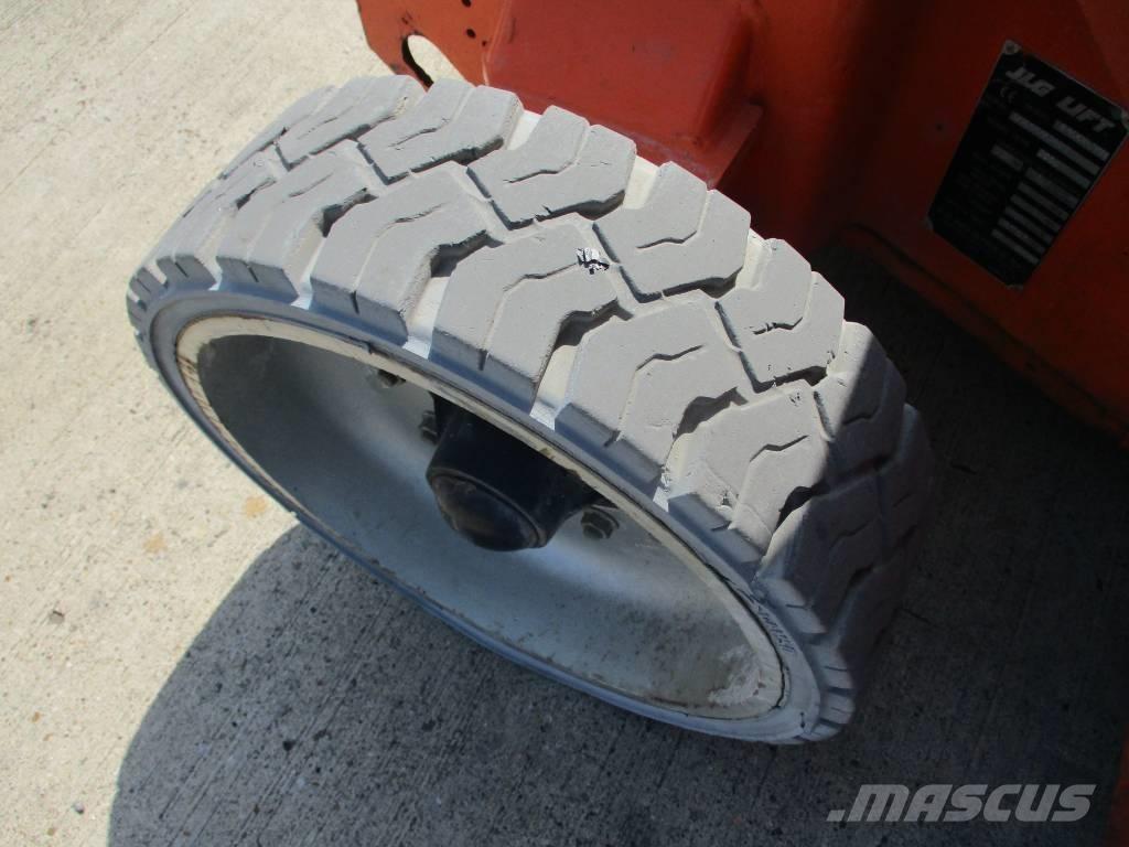 JLG E 400 AJPN (687) Kompakt kendinden tahrikli personel platformları