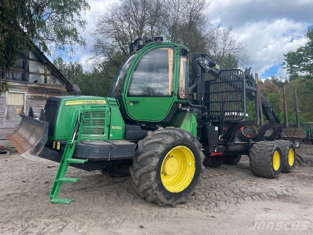 John Deere 1010 E Tomruk yükleyici traktörler
