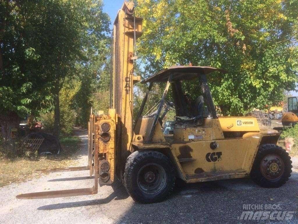 CAT V 200 B Dizel forkliftler