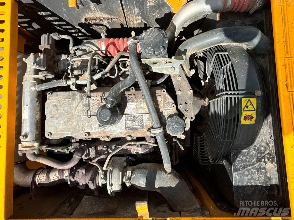 JCB JS 260 LC Paletli ekskavatörler