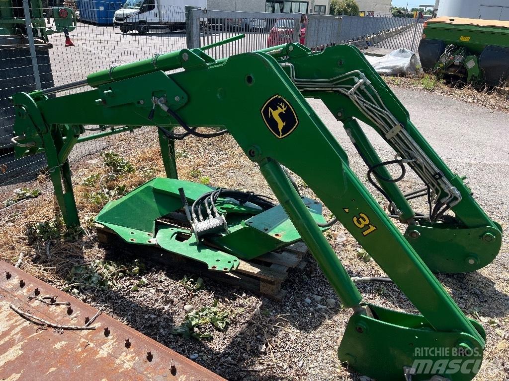 John Deere 731 Ön yükleyici ve kazicilar