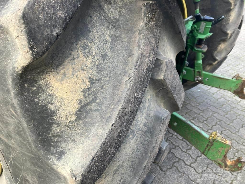 John Deere 6215R Traktörler