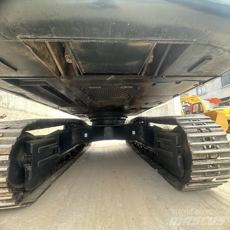 Hyundai 330 Paletli ekskavatörler