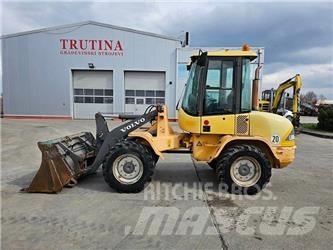 Volvo L 30 B Tekerlekli yükleyiciler