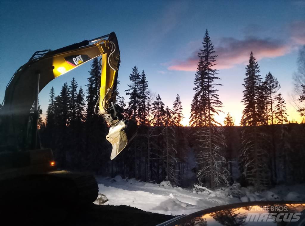 CAT 320 Paletli ekskavatörler