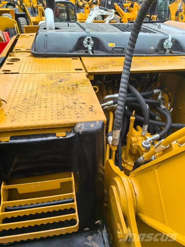 CAT 320D2 Paletli ekskavatörler