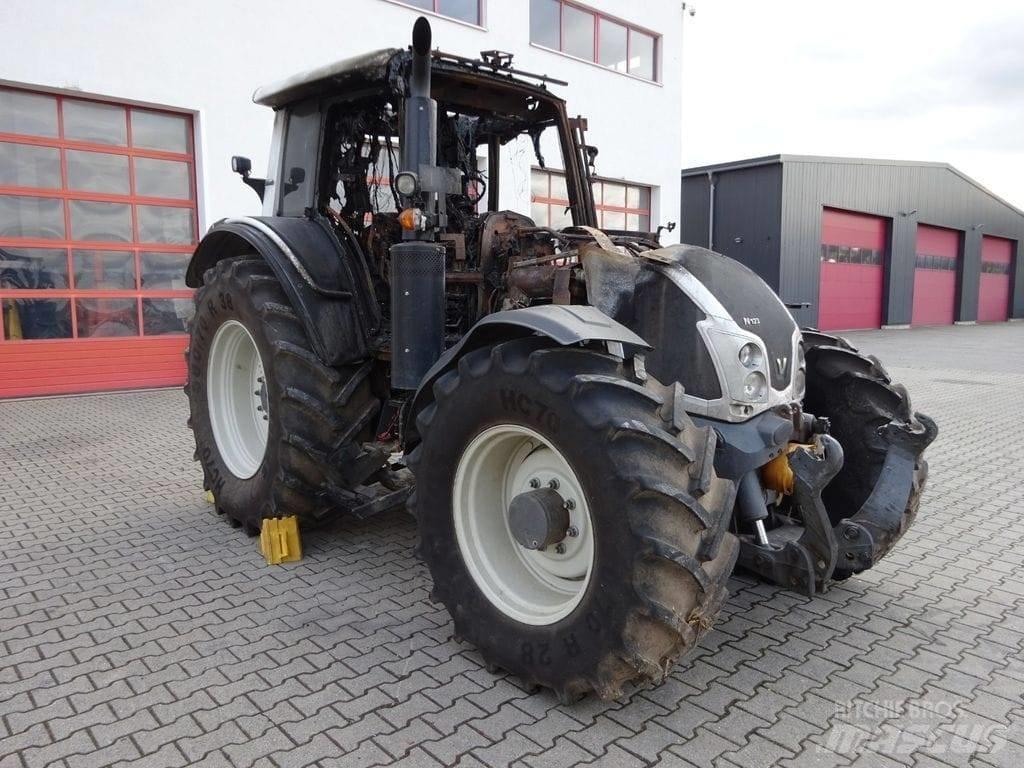 Valtra N123  hook Saseler