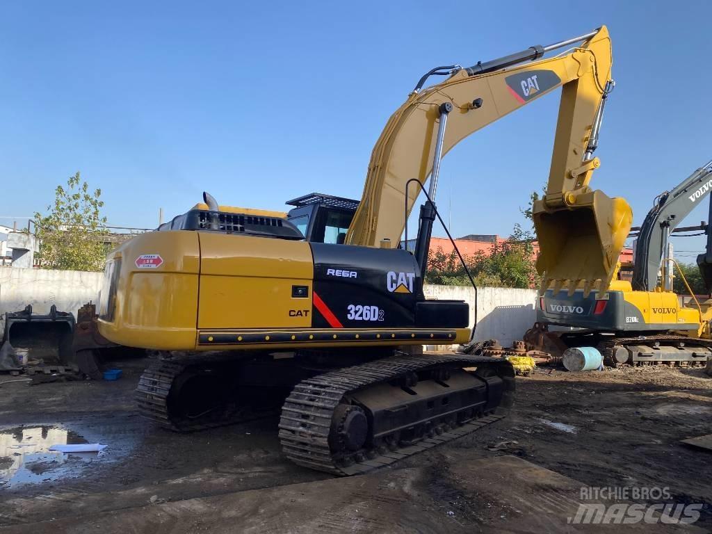 CAT 326 D2L Paletli ekskavatörler
