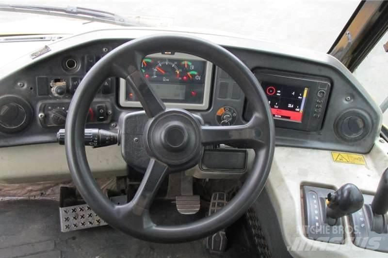 CAT 730C2 Belden kirma kaya kamyonu