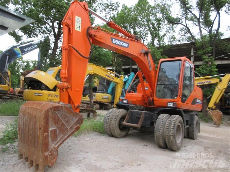 Doosan DH150W-7 Lastik tekerli ekskavatörler
