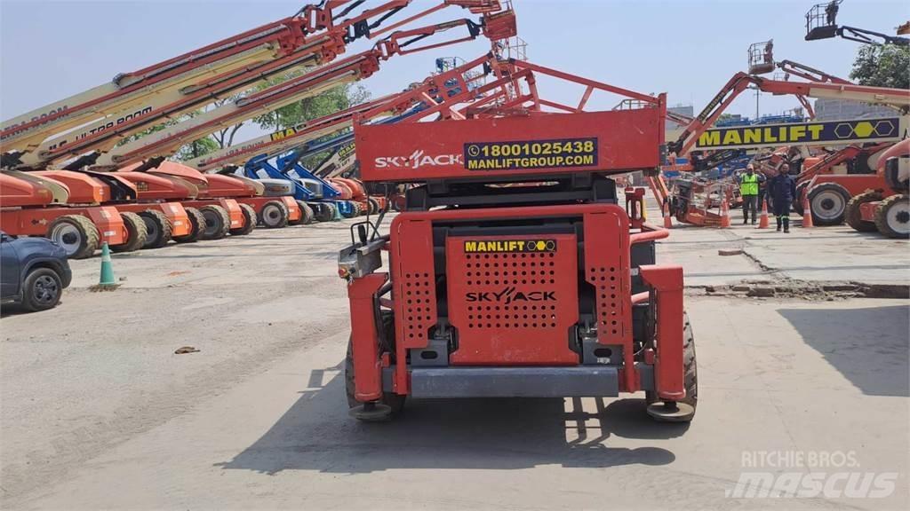 SkyJack 8841RT Makasli platformlar