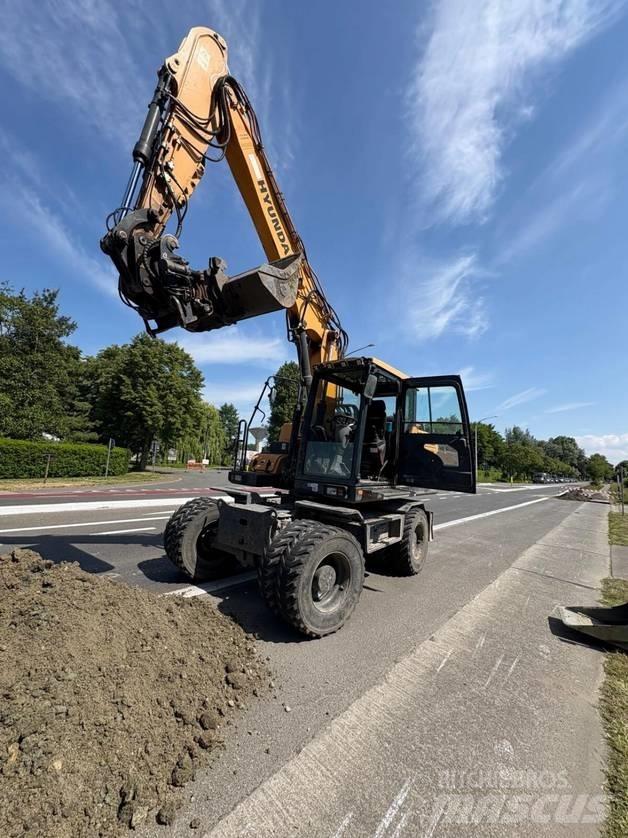 Hyundai HW 140 Lastik tekerli ekskavatörler