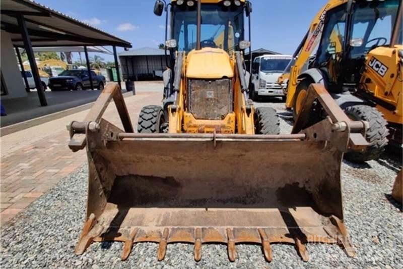 JCB 3CX 4X4 TLB Kazıcı yükleyiciler - beko loder