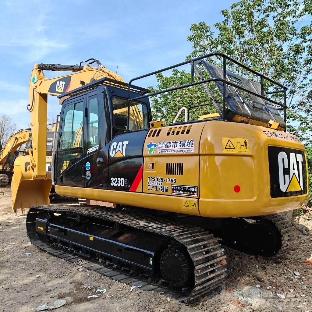 CAT 323D2L Paletli ekskavatörler