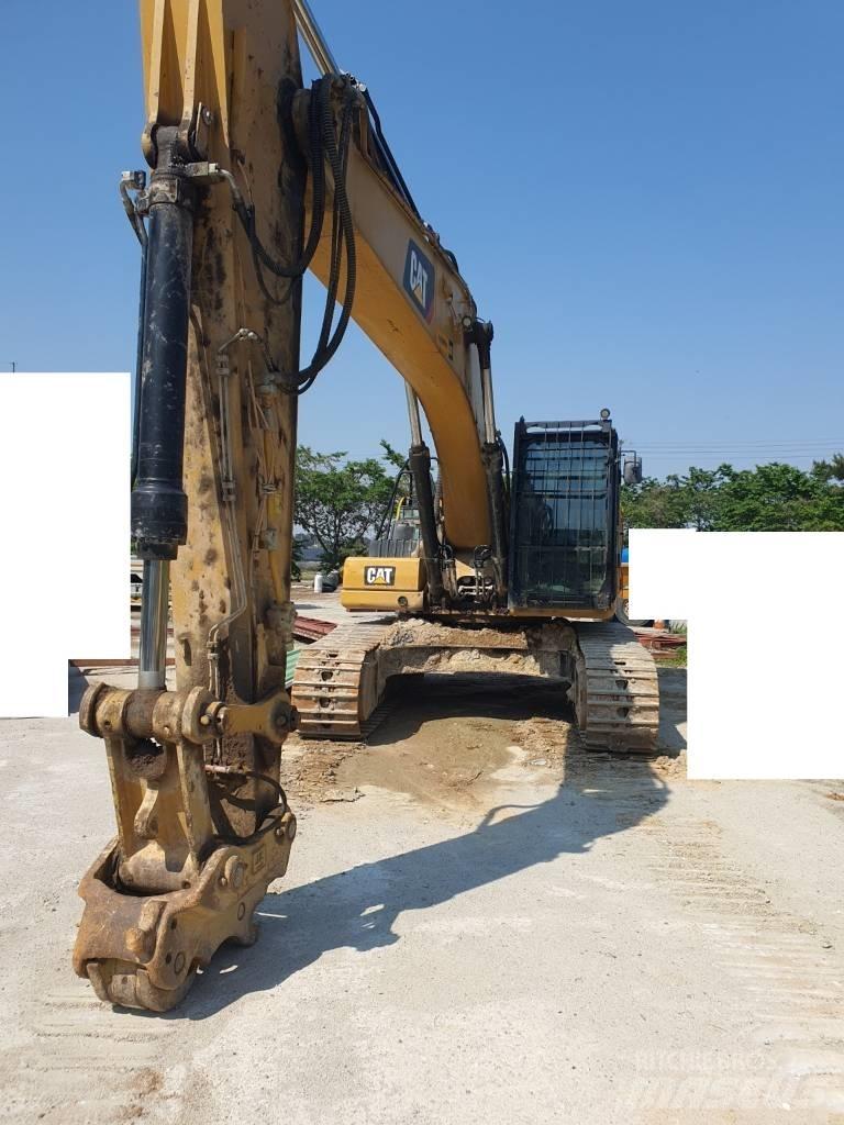 CAT 330F Paletli ekskavatörler