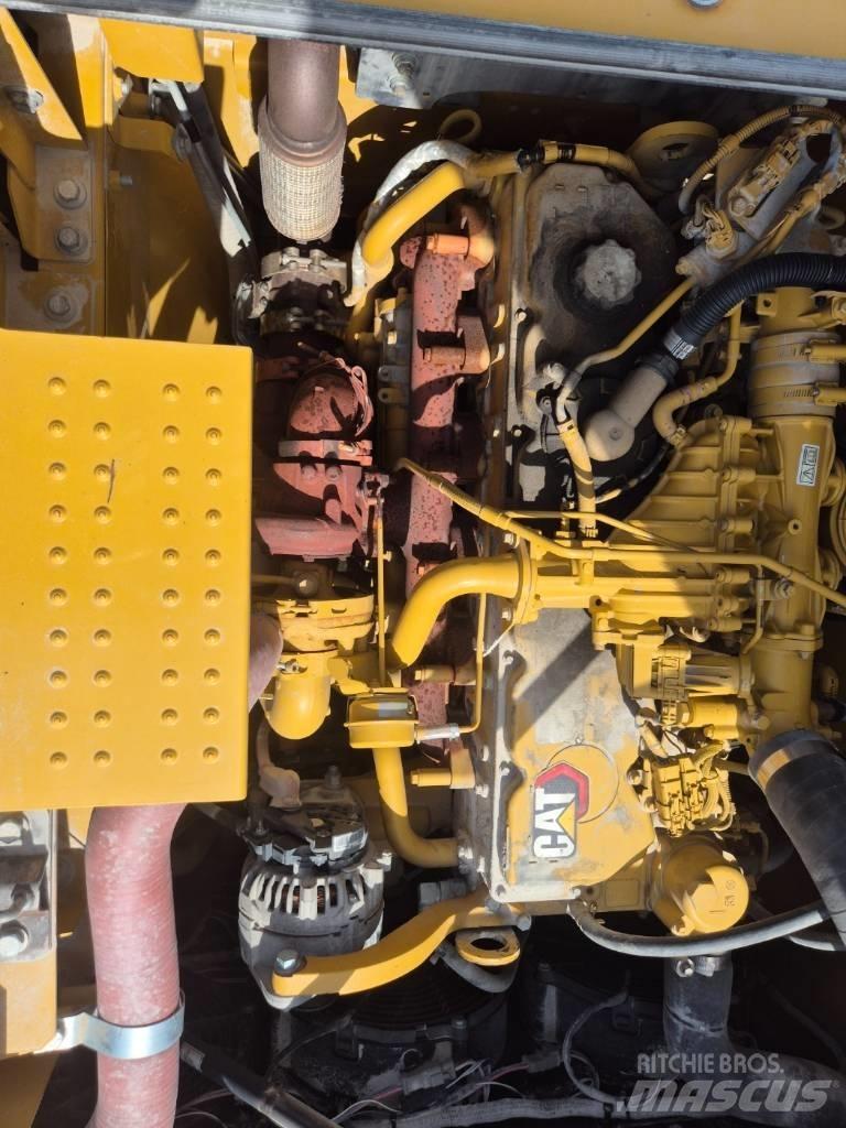 CAT 330F Paletli ekskavatörler