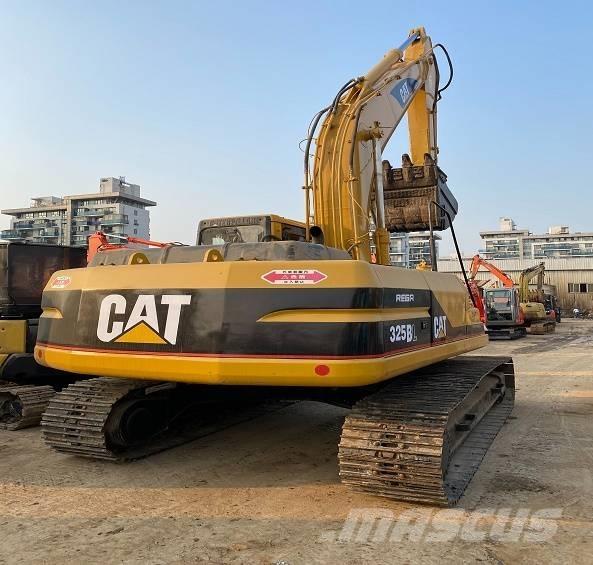 CAT 325 B L Paletli ekskavatörler