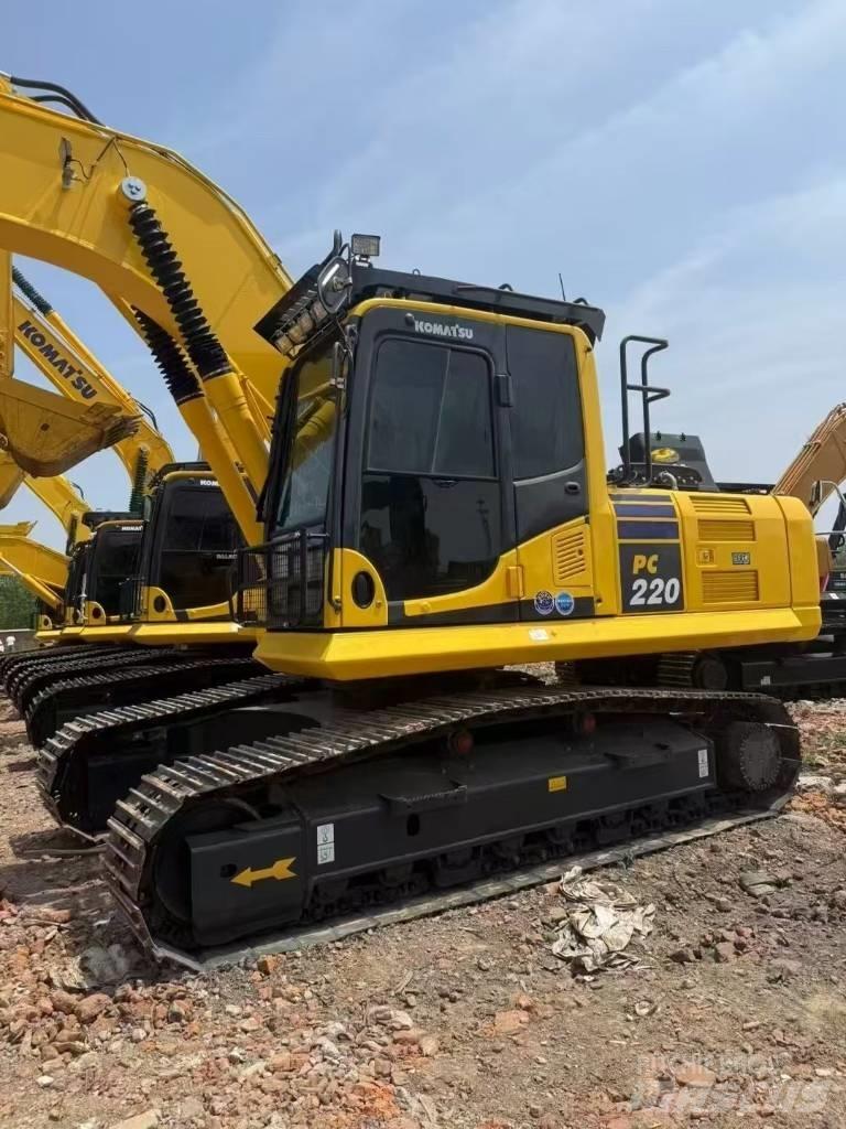 Komatsu 220LC-8 Paletli ekskavatörler