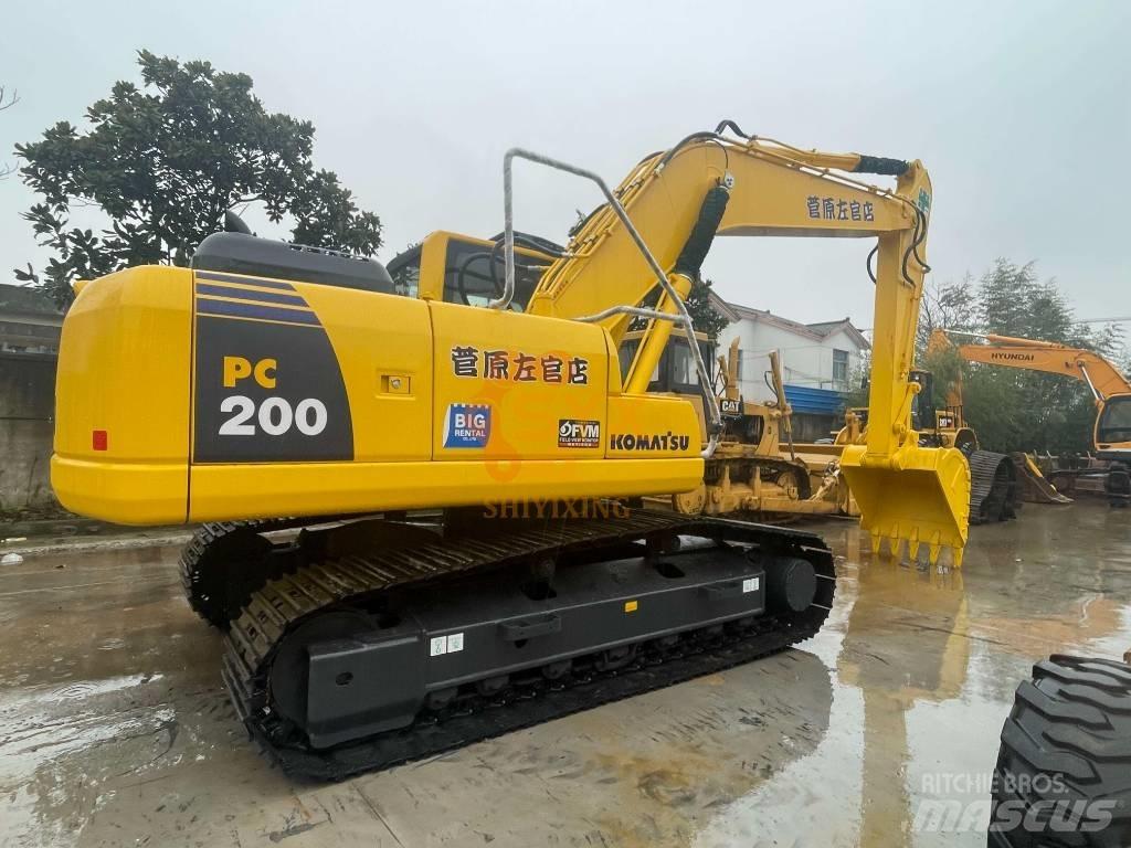 Komatsu PC 200 Paletli ekskavatörler