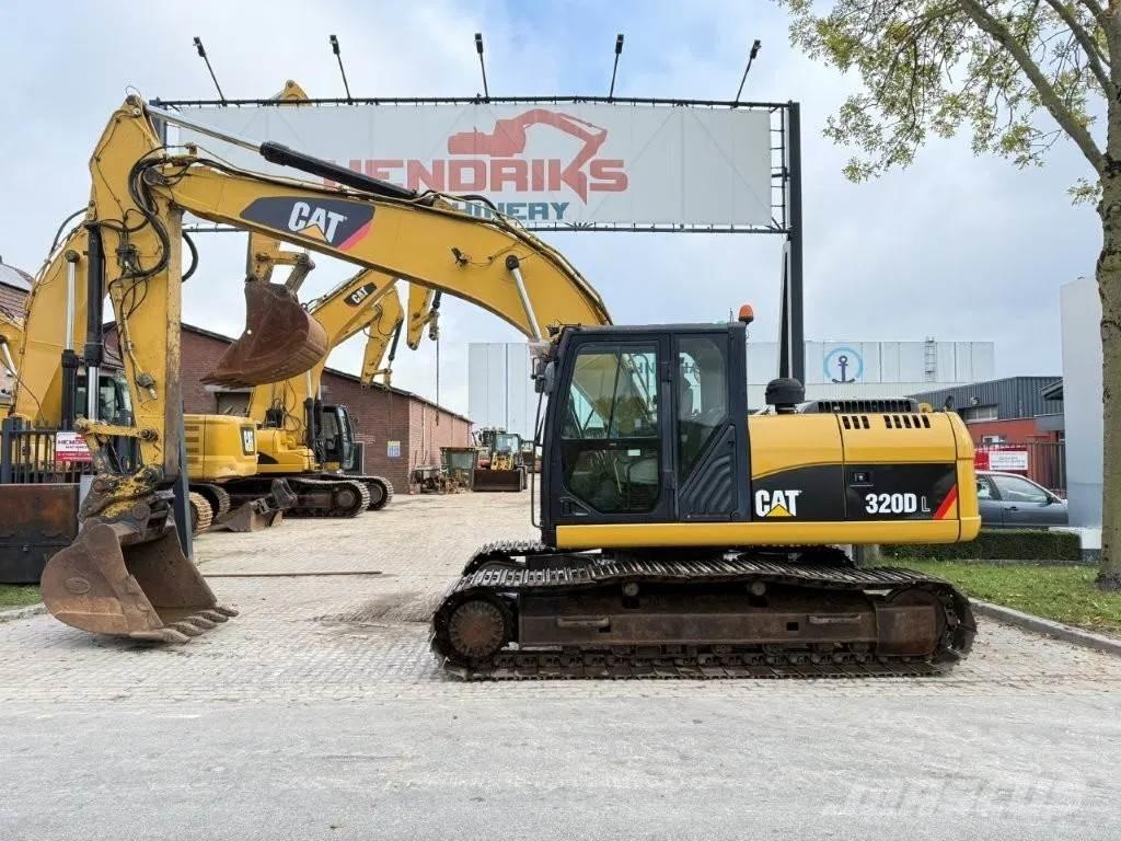 CAT 320DL Paletli ekskavatörler