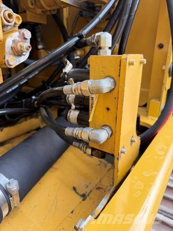 CAT 320DL Paletli ekskavatörler