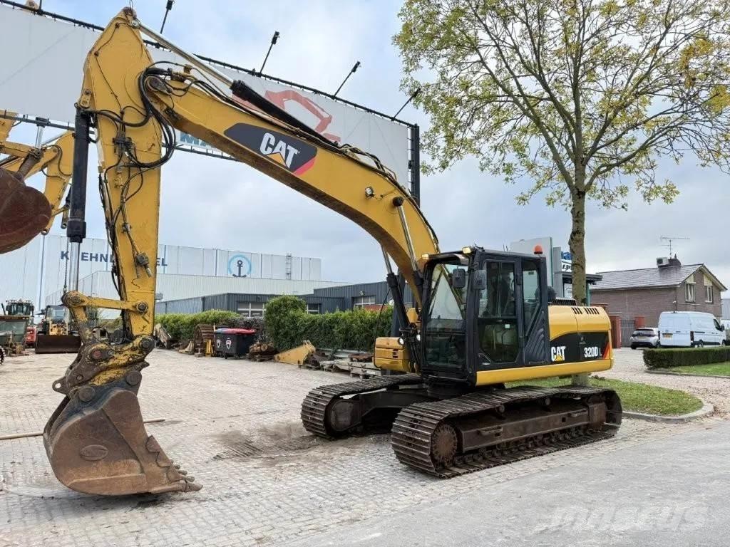 CAT 320DL Paletli ekskavatörler