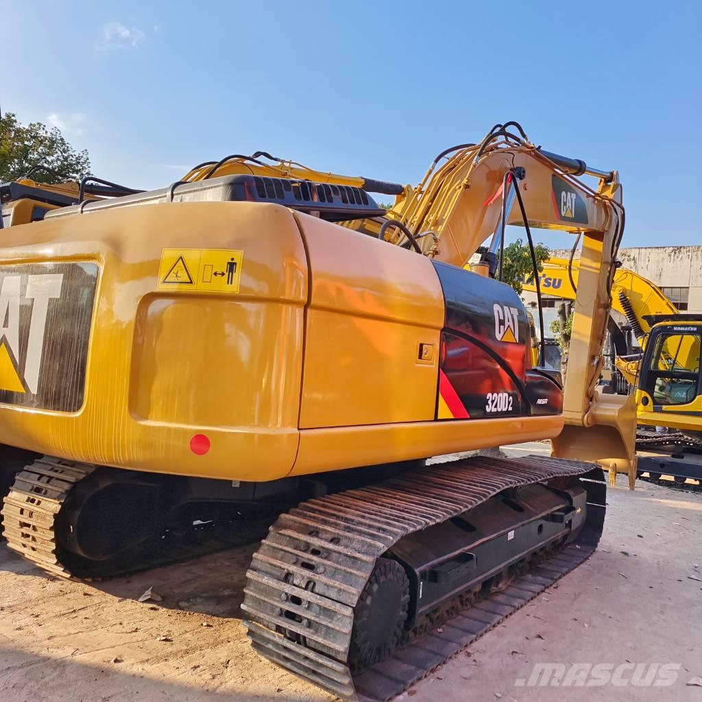 CAT 320  D Paletli ekskavatörler