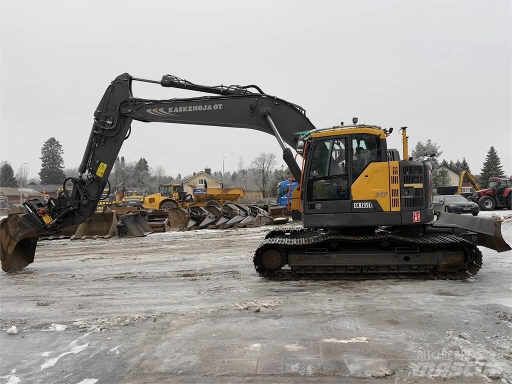 Volvo ECR 235 EL Paletli ekskavatörler