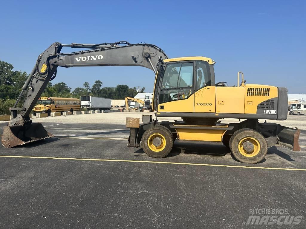 Volvo EW 210 C Lastik tekerli ekskavatörler