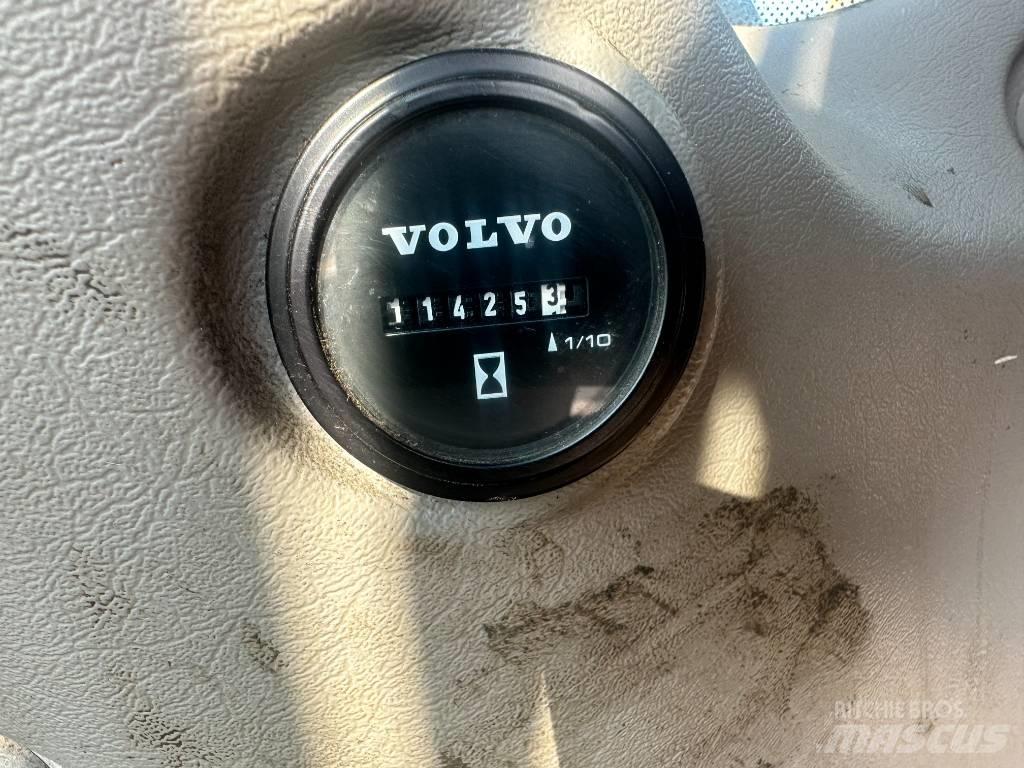 Volvo EW 210 C Lastik tekerli ekskavatörler