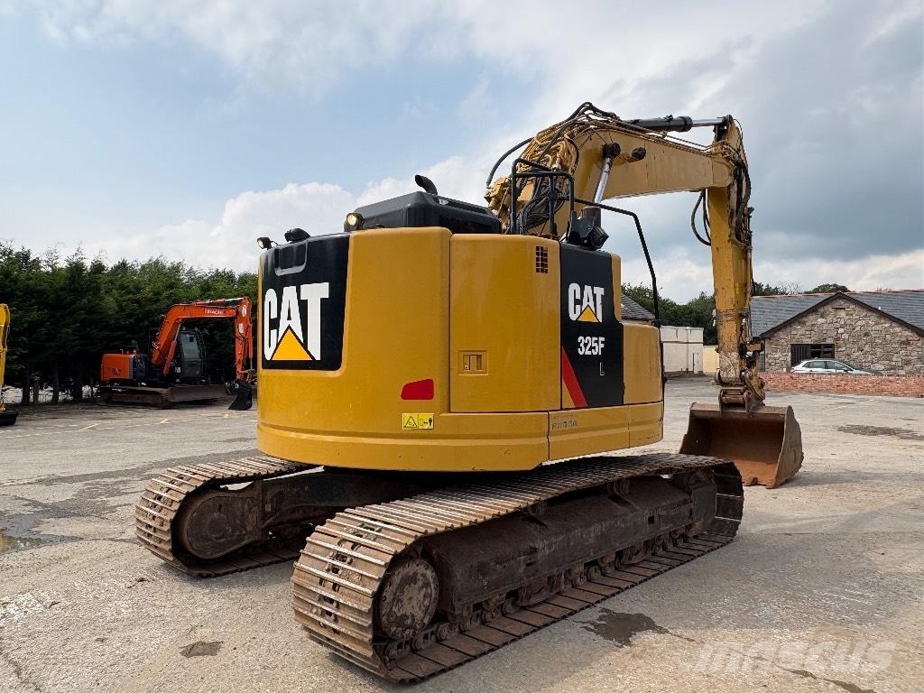 CAT 325 FL CR Paletli ekskavatörler