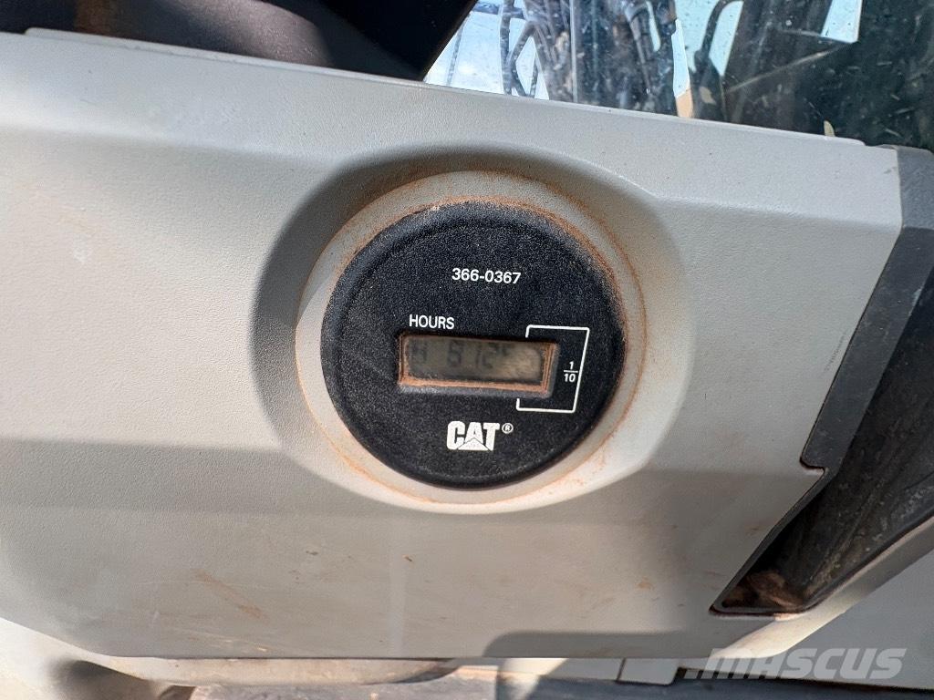 CAT 325 FL CR Paletli ekskavatörler