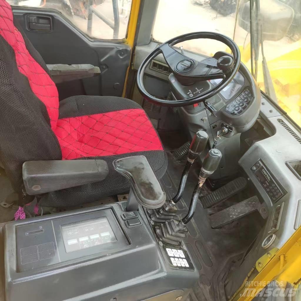 Komatsu WA 600-3 Tekerlekli yükleyiciler