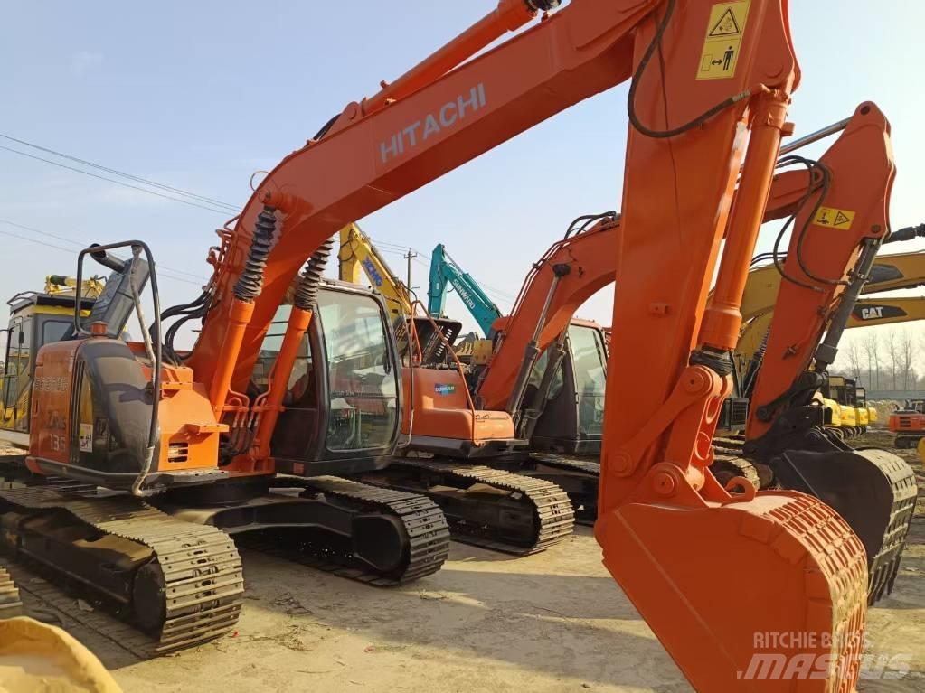 Hitachi ZX135 Paletli ekskavatörler