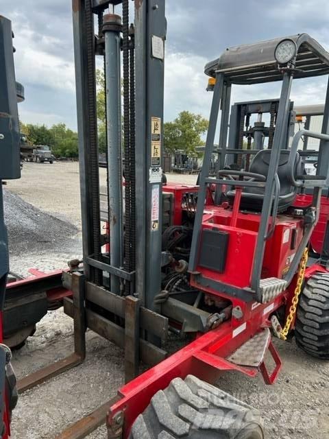 Moffett M5500 Arazi tipi forklift