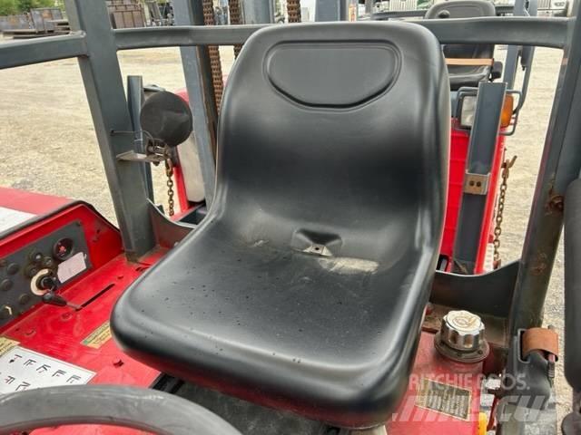 Moffett M5500 Arazi tipi forklift