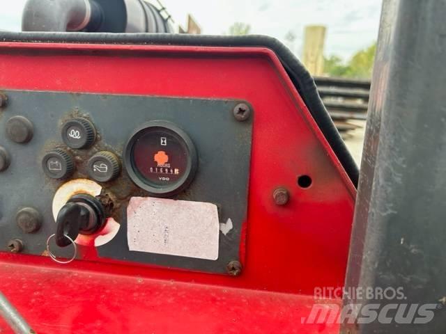 Moffett M5500 Arazi tipi forklift