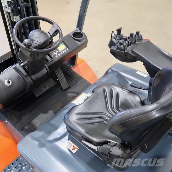 Toyota 8FBMT45 Elektrikli forkliftler