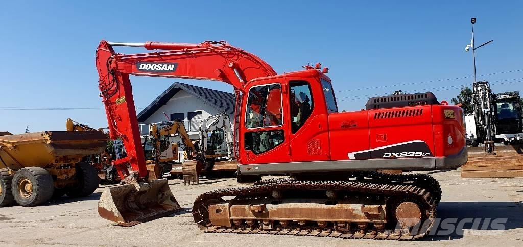 Doosan DX 235 LC Paletli ekskavatörler
