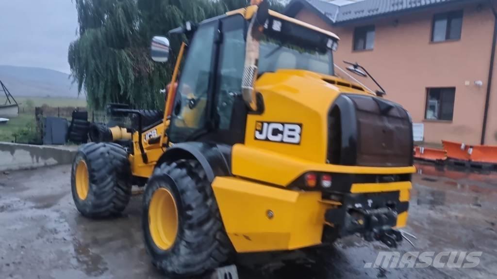 JCB TM 320S Tarimsal teleskopik yükleyiciler