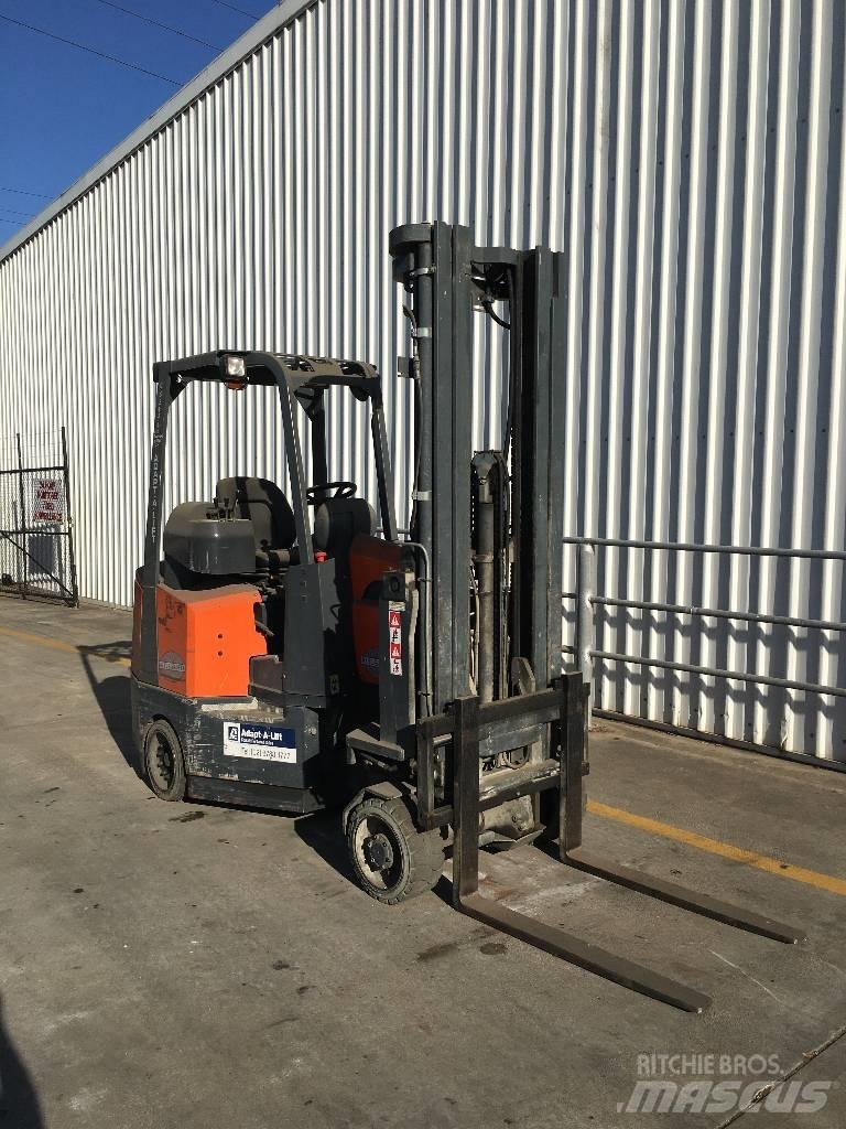 Aisle-Master 20SE Dar koridor forklifti