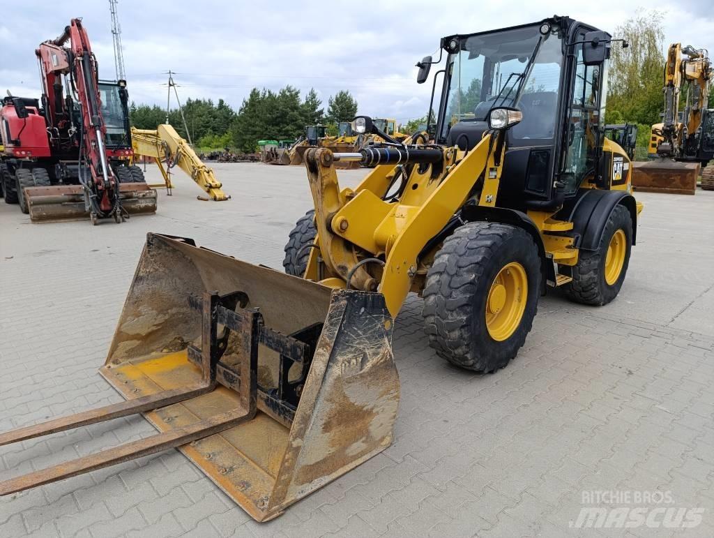 CAT 908M Tekerlekli yükleyiciler