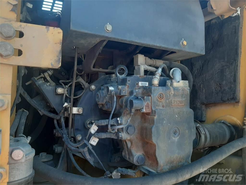 Komatsu PW180-7 Lastik tekerli ekskavatörler
